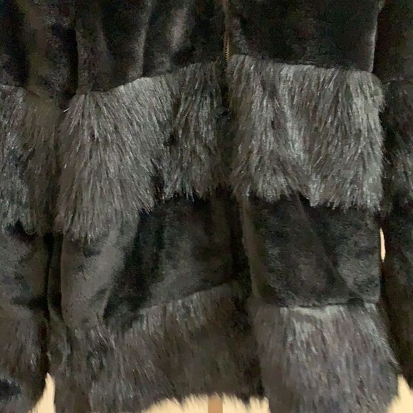 80% OFF UEC n: Philanthropy Harlan Faux Fur Jacket Long Sleeve - Picture 9 of 10
